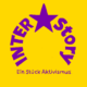 Logo des Theaterstücks. Lila Schrift auf gelbem Grund. Text: Inter* Story Ein Stück Aktivismus